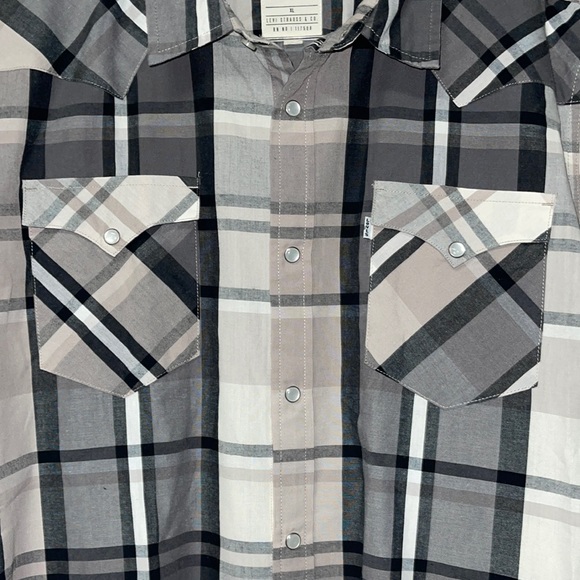 Levi’s Button-Up - Picture 2 of 4